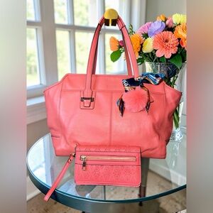 5 piece Coach Taylor Alexis Leather Carryall Tote EUC in Coral Pink